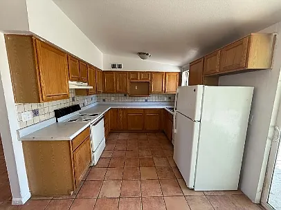 3 bed, 1160 sqft, $1,500 — Photo 3