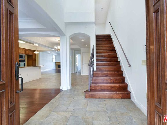 4th image of 4233 Allott Ave