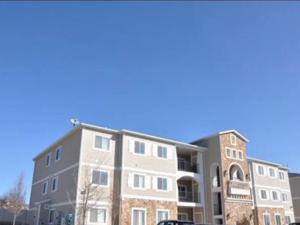 1979 N Crest Rd, Saratoga Springs, UT 84045