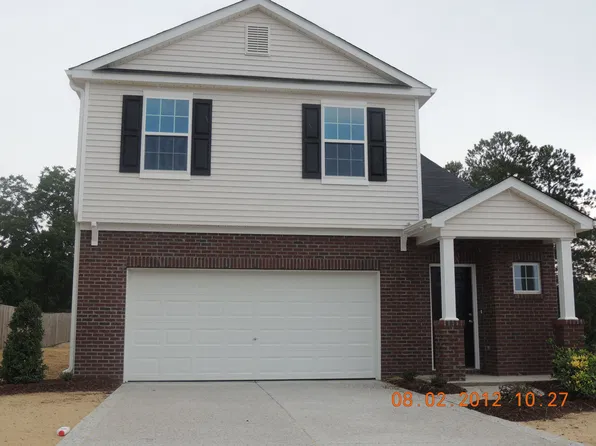 516 Bellgrove Dr, Hope Mills, NC 28348