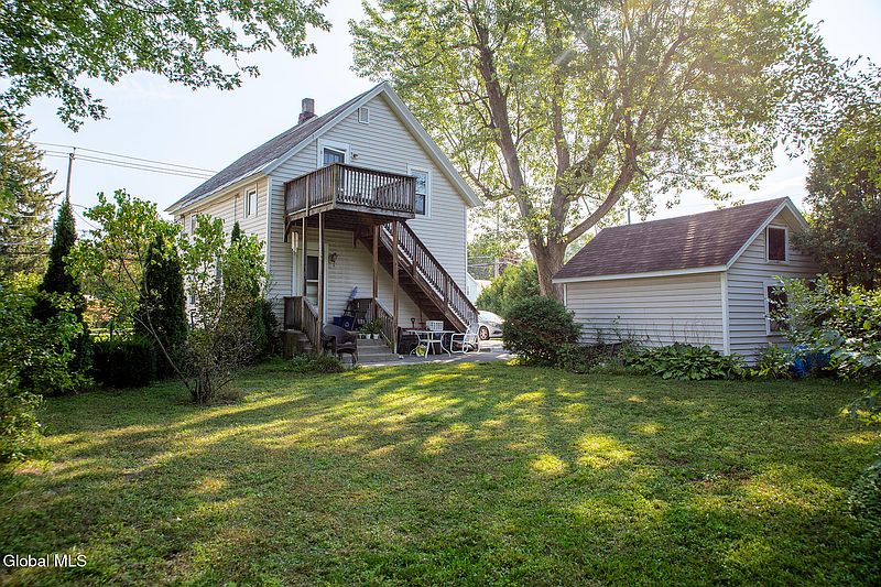 3rd image of 186 Main Street
