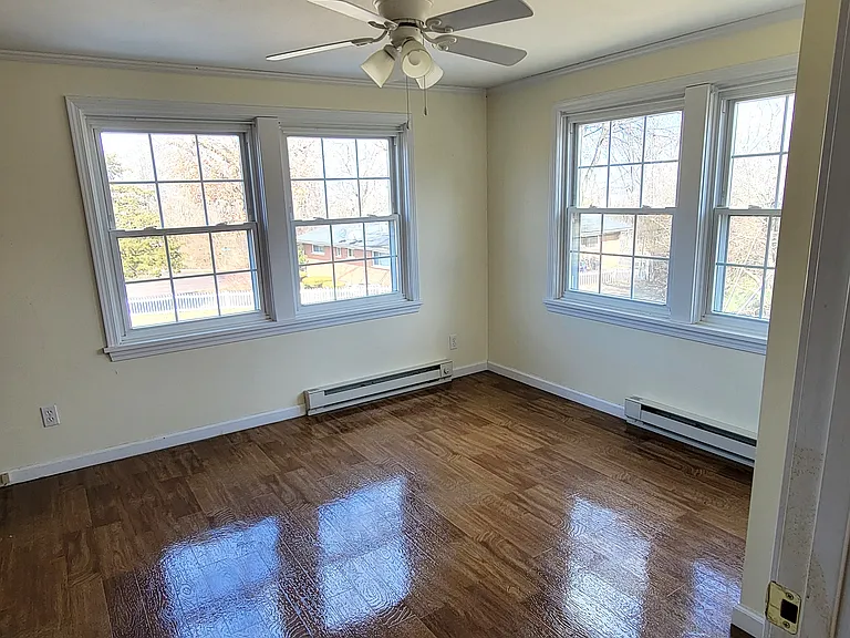 First floor large bedroom with the beautiful river/bridge view