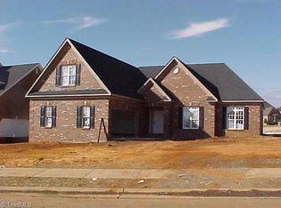 1034 Keswick Ln, Clemmons, NC 27102