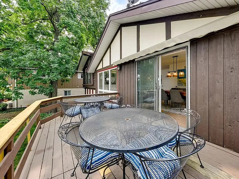 N Lakeview Ct — Photo 4