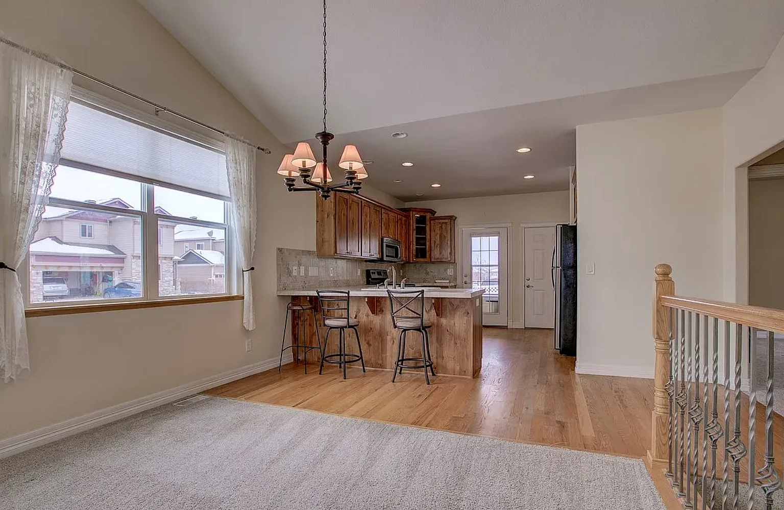 3 bed, 2554 sqft, $2,600 — Photo 4