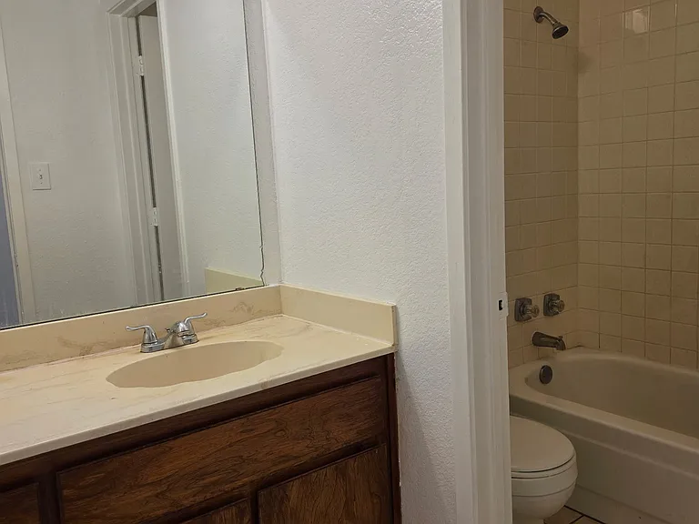 2411 Springmont Ct #2409 — Photo 17