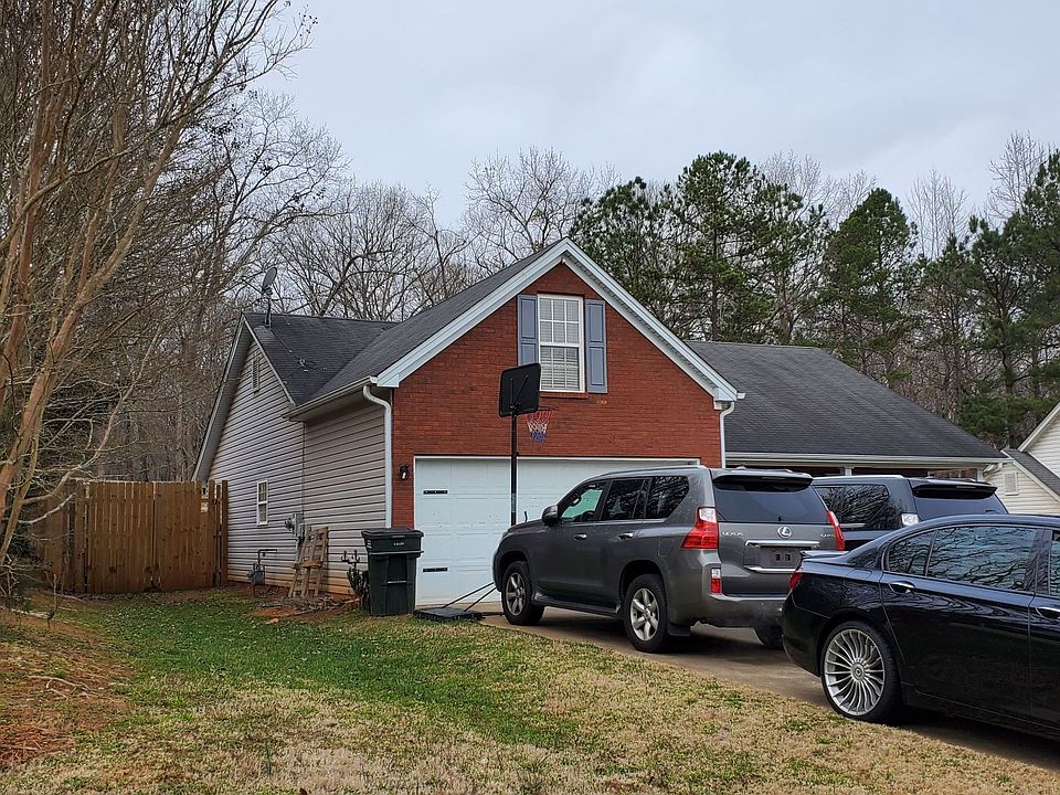 2nd image of 735 Pebble Blvd