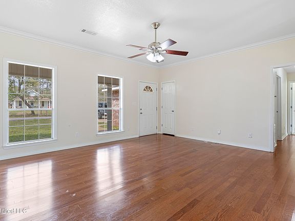 4th image of 9109 Meadowlark Ave