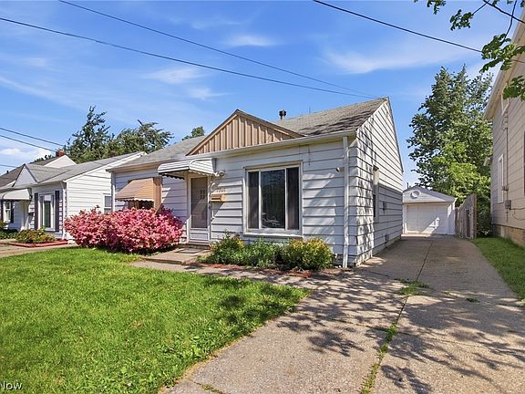 3rd image of 12808 Longmead Ave