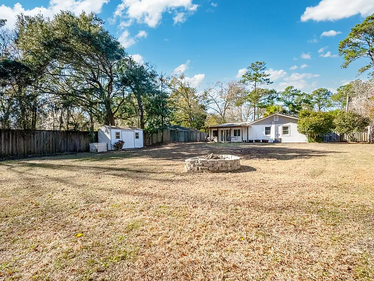 147 Port Royal Dr — Photo 16