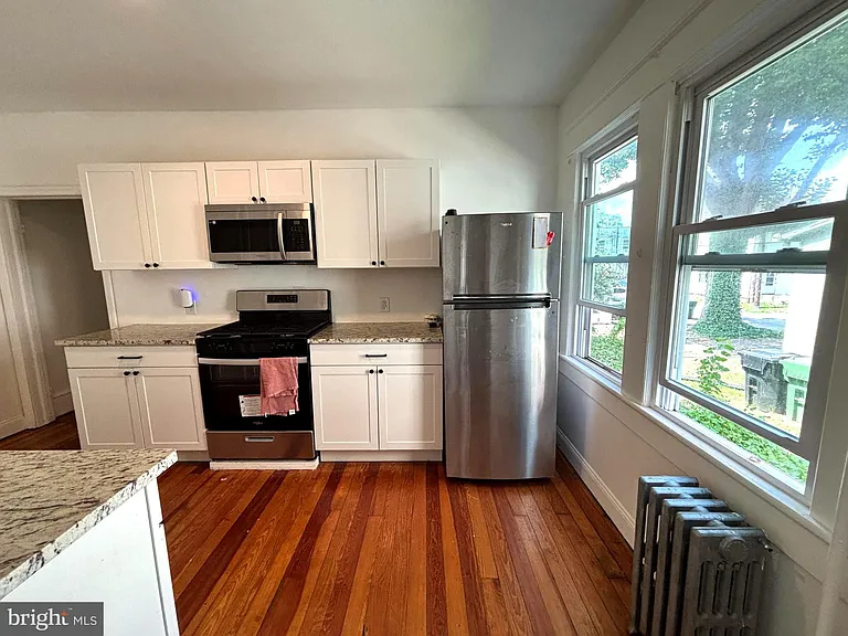 14 Simpson Ave — Photo 1