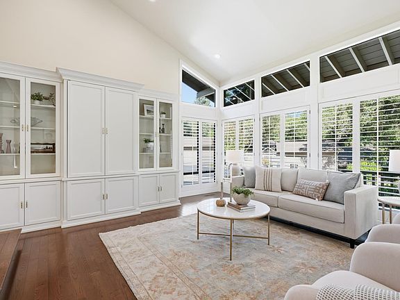 3rd image of 61 Riverknoll Pl