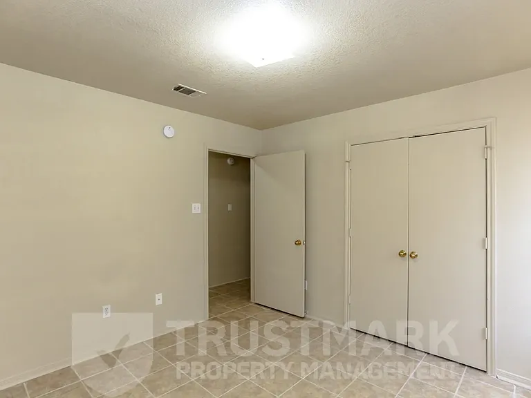 932 Maplewood St #B — Photo 14