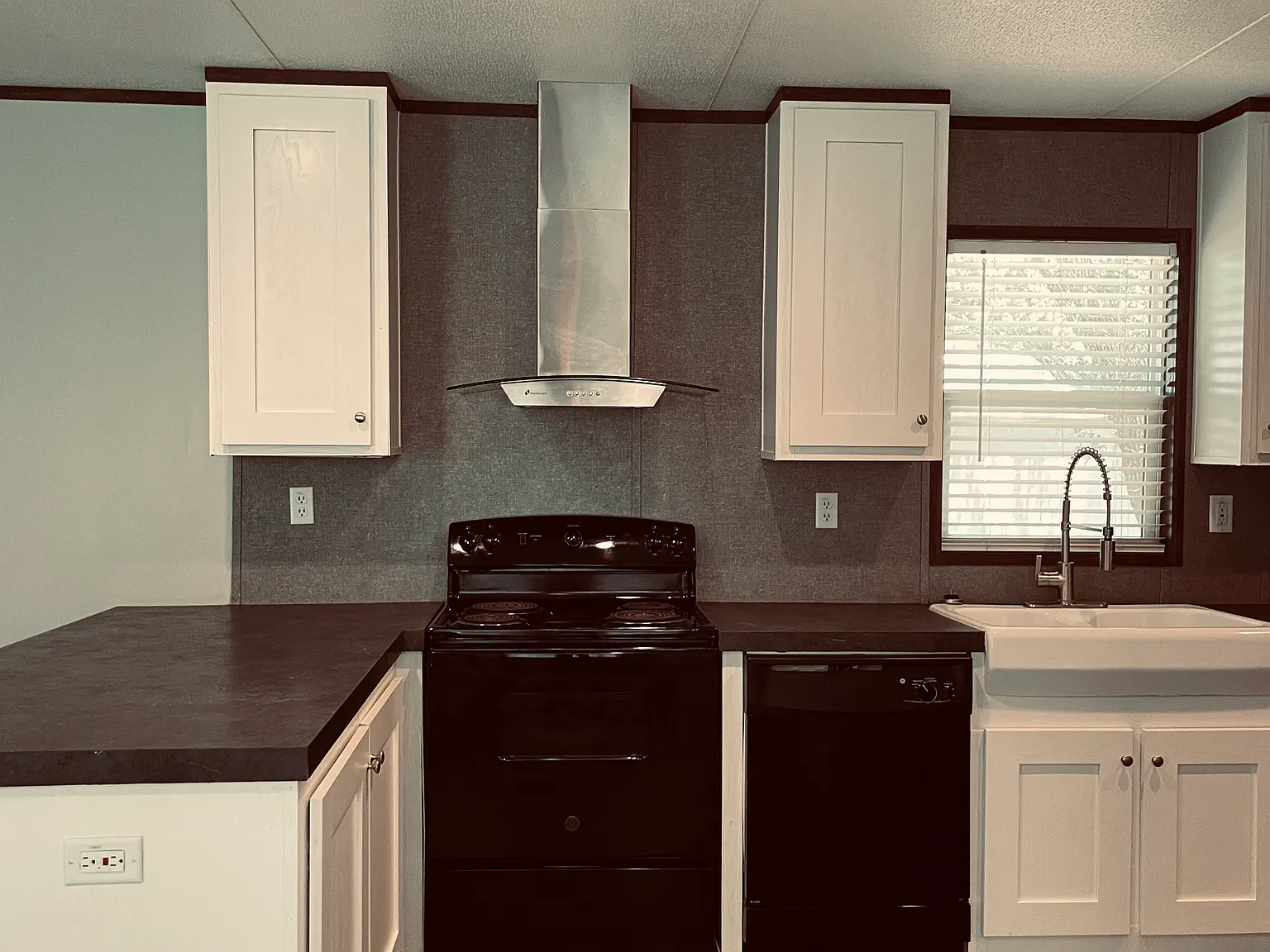 3 bed, 1216 sqft, $1,400 — Photo 1