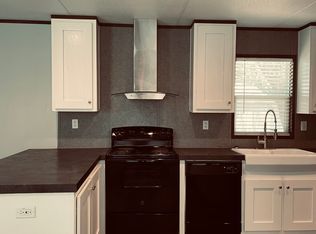 1800 N Live Oak St #8, Rockport, TX 78382