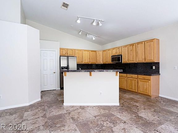 4th image of 7909 Painted Clay Ave