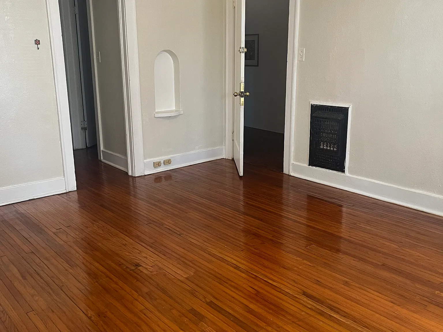 Studio, 425 sqft, $925 — Photo 3