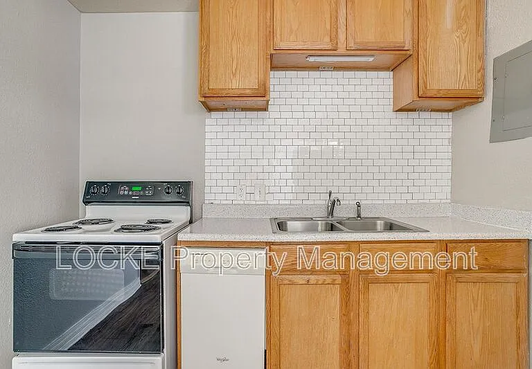 3421 S University Dr #C — Photo 6