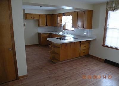 3rd image of 90 Westgate Dr
