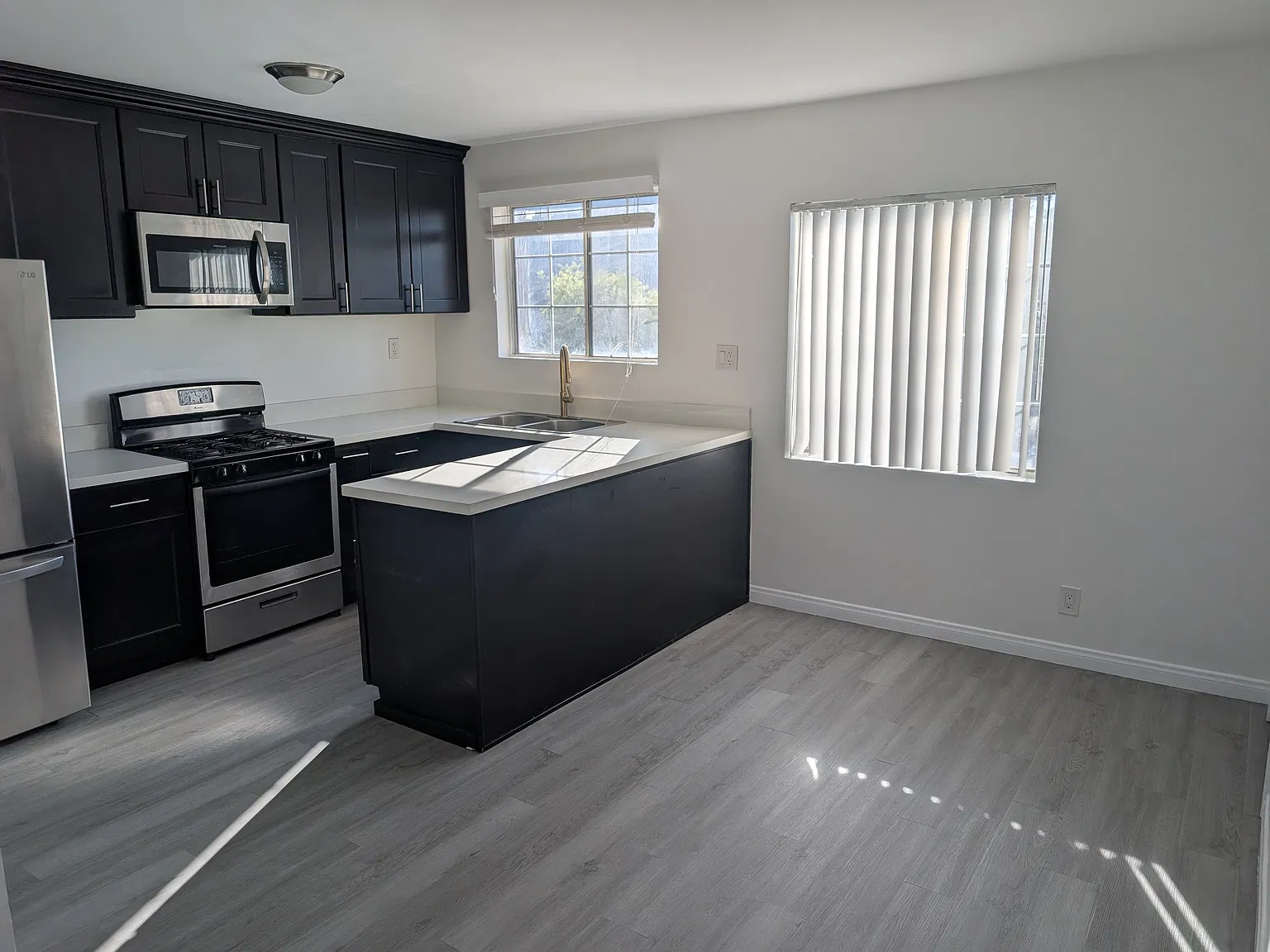 6818 Morella Ave. - C — Photo 4