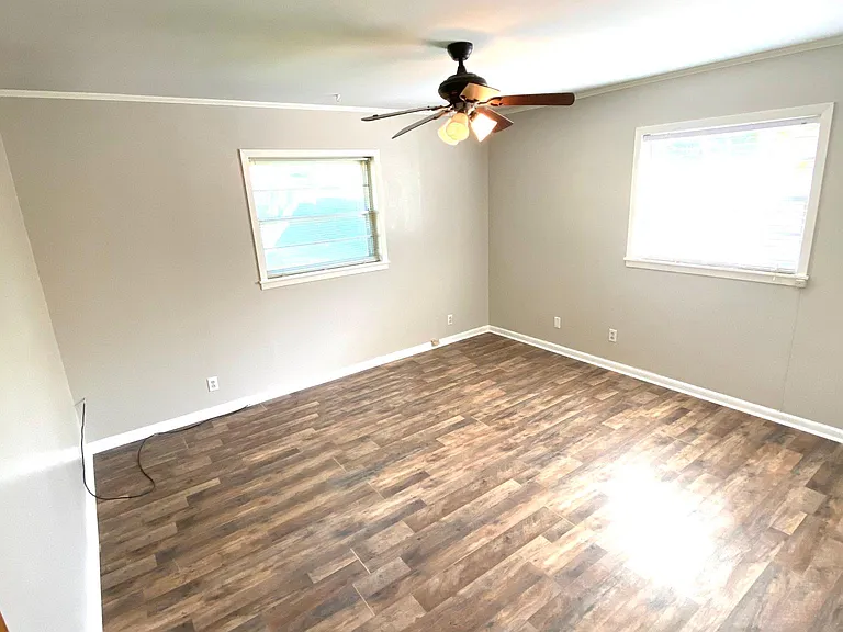 202 Newcastle Dr — Photo 8