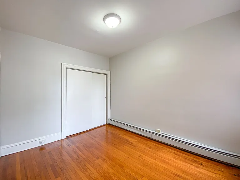 291 Buckingham St / Luca Investments LLC — Photo 34