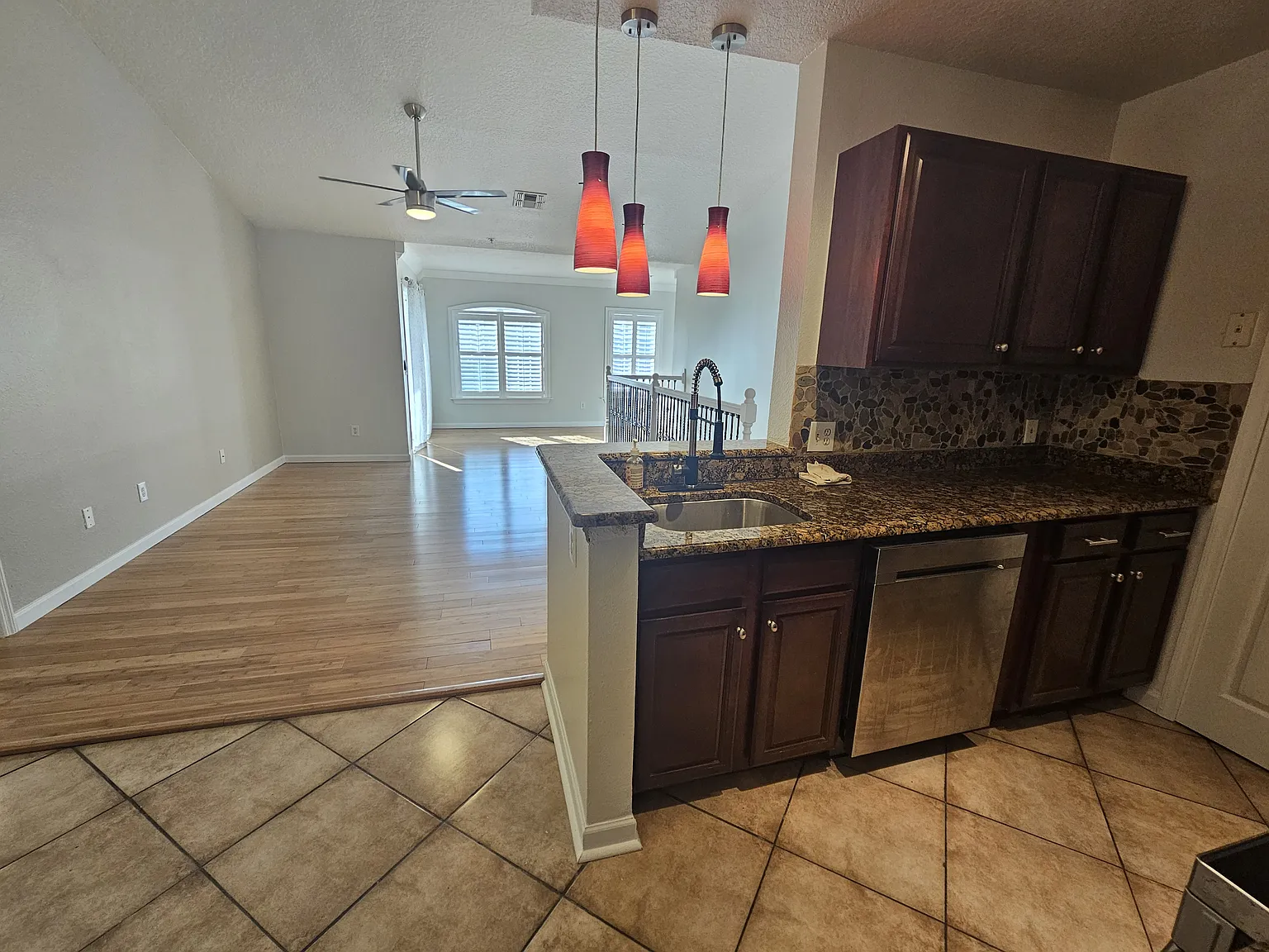 2 bed, 1222 sqft, $1,800 — Photo 2