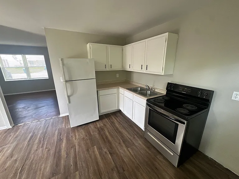 8315 Meadowlark Dr — Photo 4