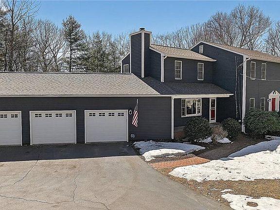 3rd image of 1340 Hope Rd