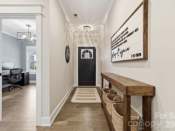 4th image of 4353 Spring St