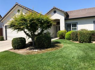 2300 Sierra St APT 102, Kingsburg, CA 93631