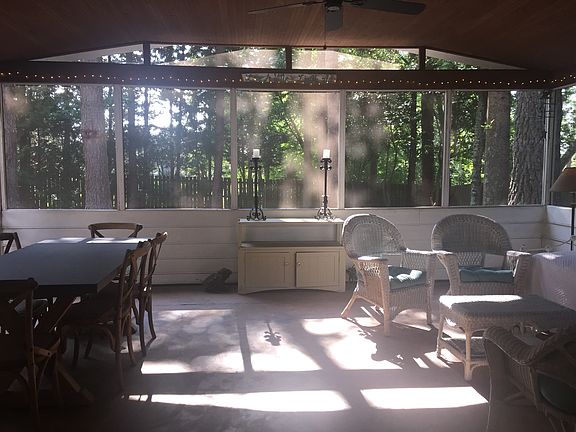 Vaulted screened porch