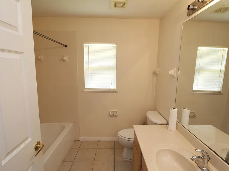 885 Tavernier Cir NE — Photo 13