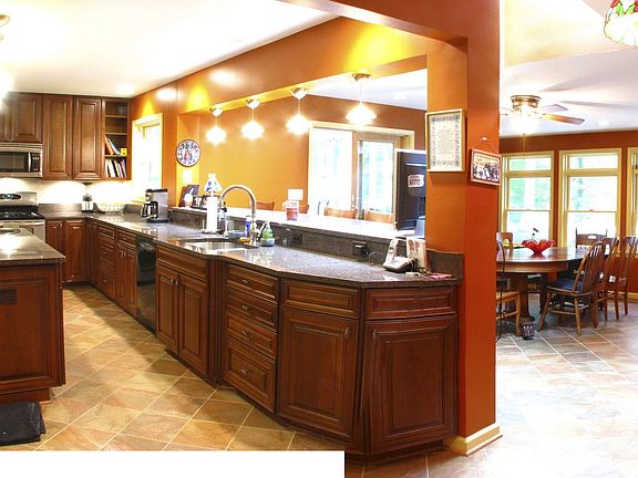 gourmet kitchen all granite