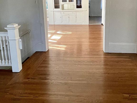 5th image of 2510 Capitol Ave