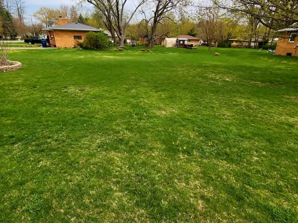4 Nickerson Ave, Benton Harbor, MI 49022