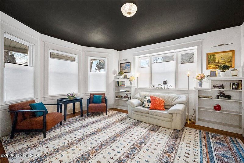 5th image of 14 Wallace Street