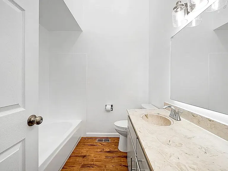 2709 N 24th St — Photo 6