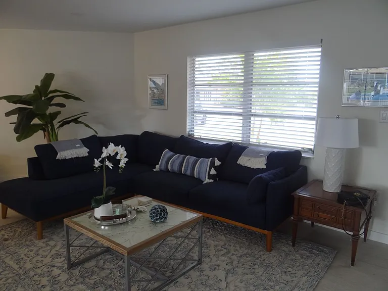 2473 Rosa Ln — Photo 2