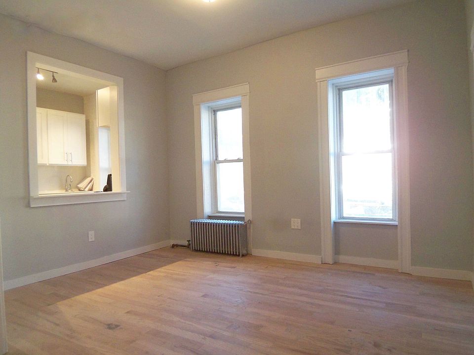 1st image of 1 Saint Francis Pl #3