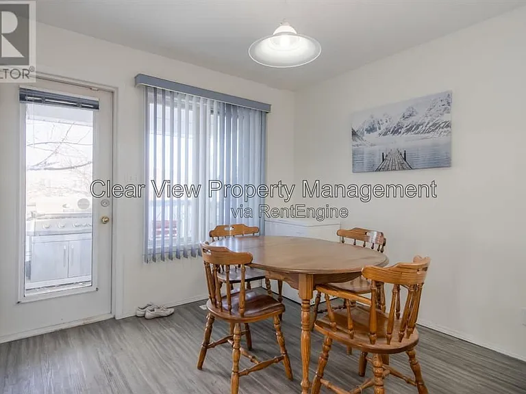 15 Assiniboia Way W #UPPER LEVEL — Photo 8