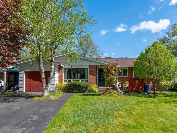 49 Birkdale Cres, Halifax, NS B3M 1H4