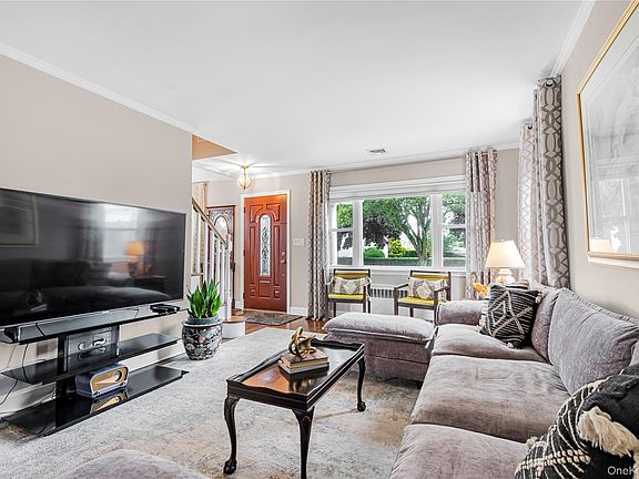 5th image of 159 Raff Avenue