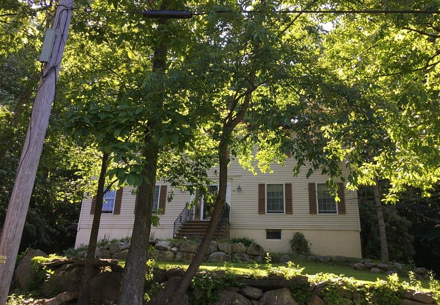 2nd image of 44 Hickory Ave
