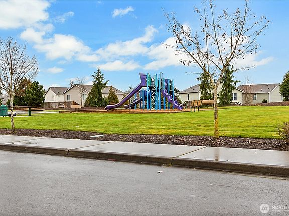 4th image of 19406 19th Ave Ct E