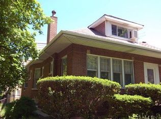 7467 N Ridge Blvd, Chicago, IL 60645