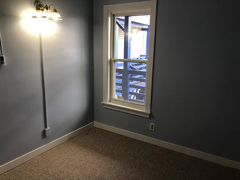 400 Harvard St #3 — Photo 17