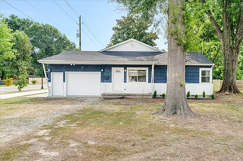 1666 Oakland Ave Photo 1