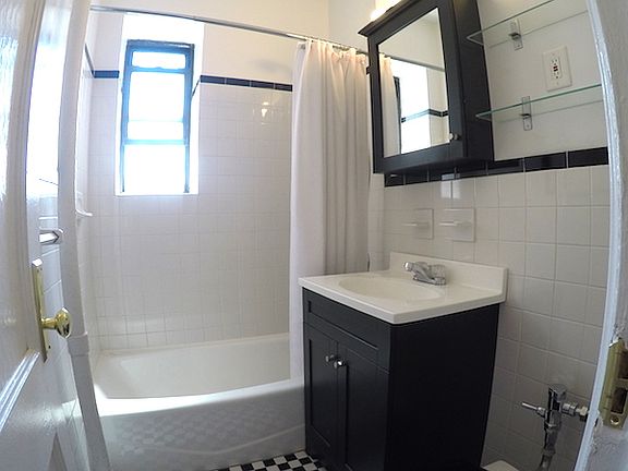 3rd image of 30-33 32nd St #4C