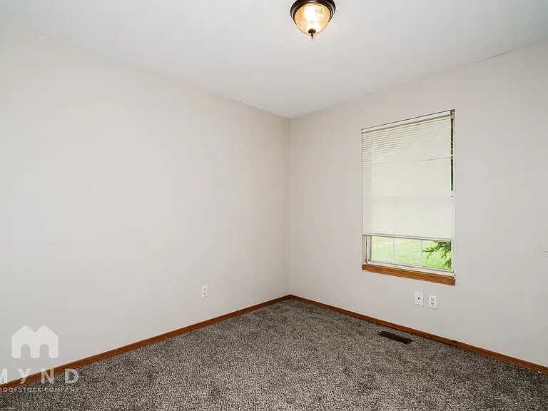 678 N Elder Ave — Photo 15
